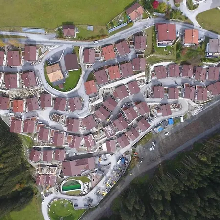 With Access, Neukirchen Chalet *