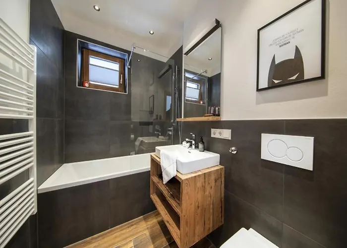 With Access, Neukirchen Chalet *